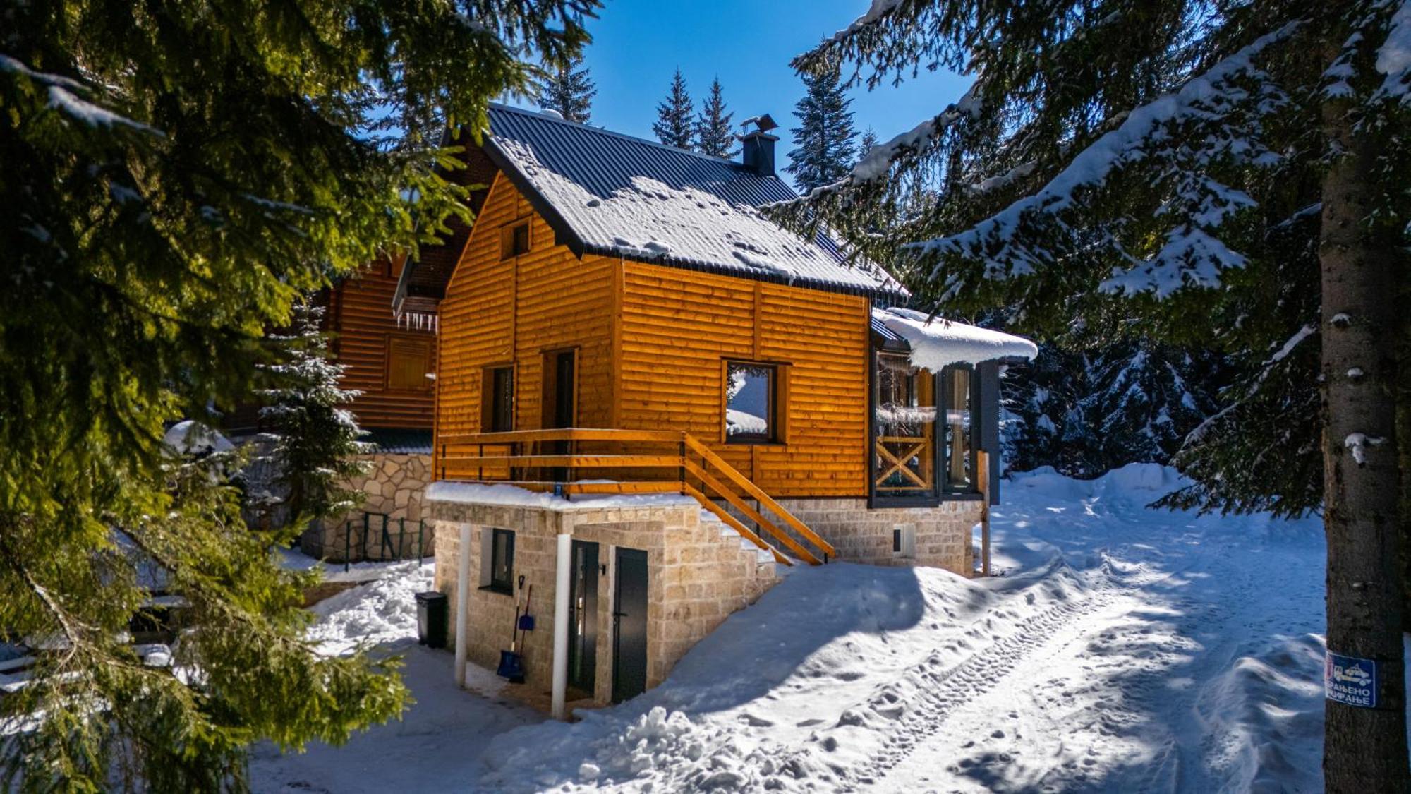 Black Lake Chalet Zabljak  Ngoại thất bức ảnh